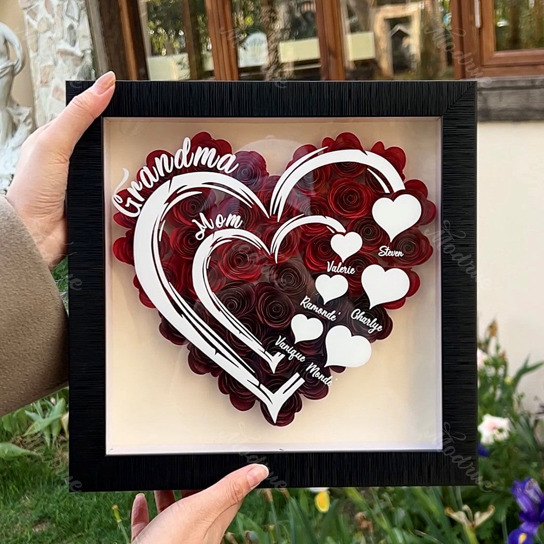 Mama herzförmiges Monogramm-Blumen-Schattenschachtel-Geschenk