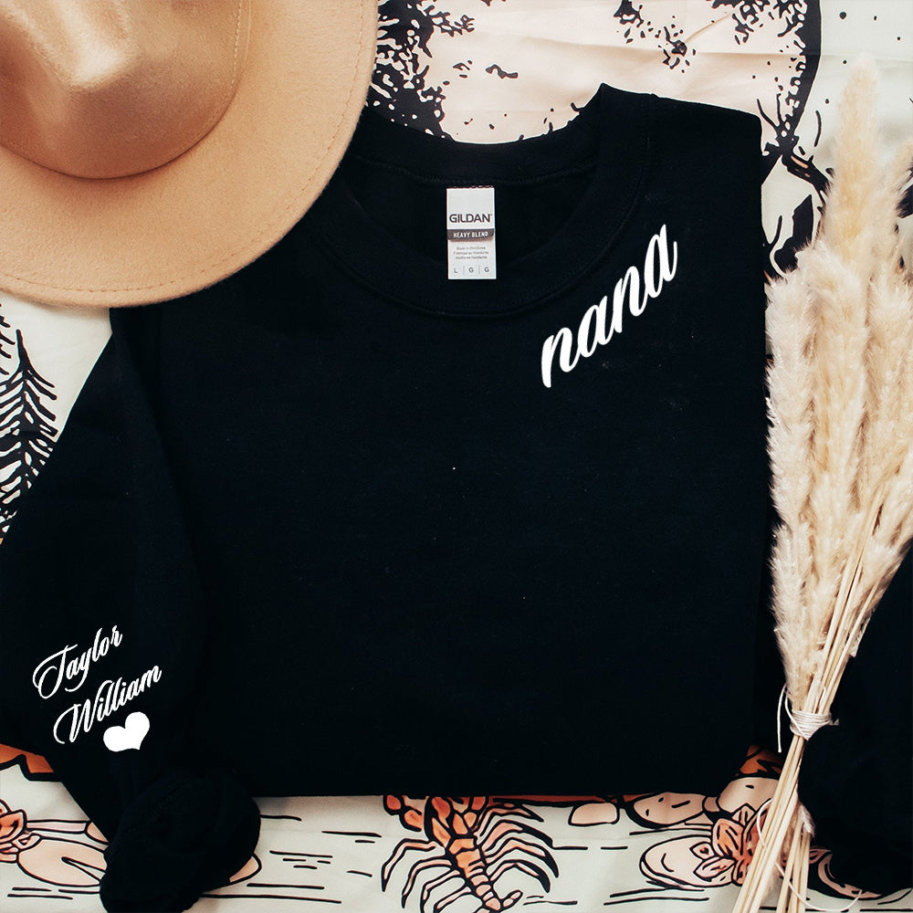 Custom Mama Sweatshirt with Children Name on Sleeve💕