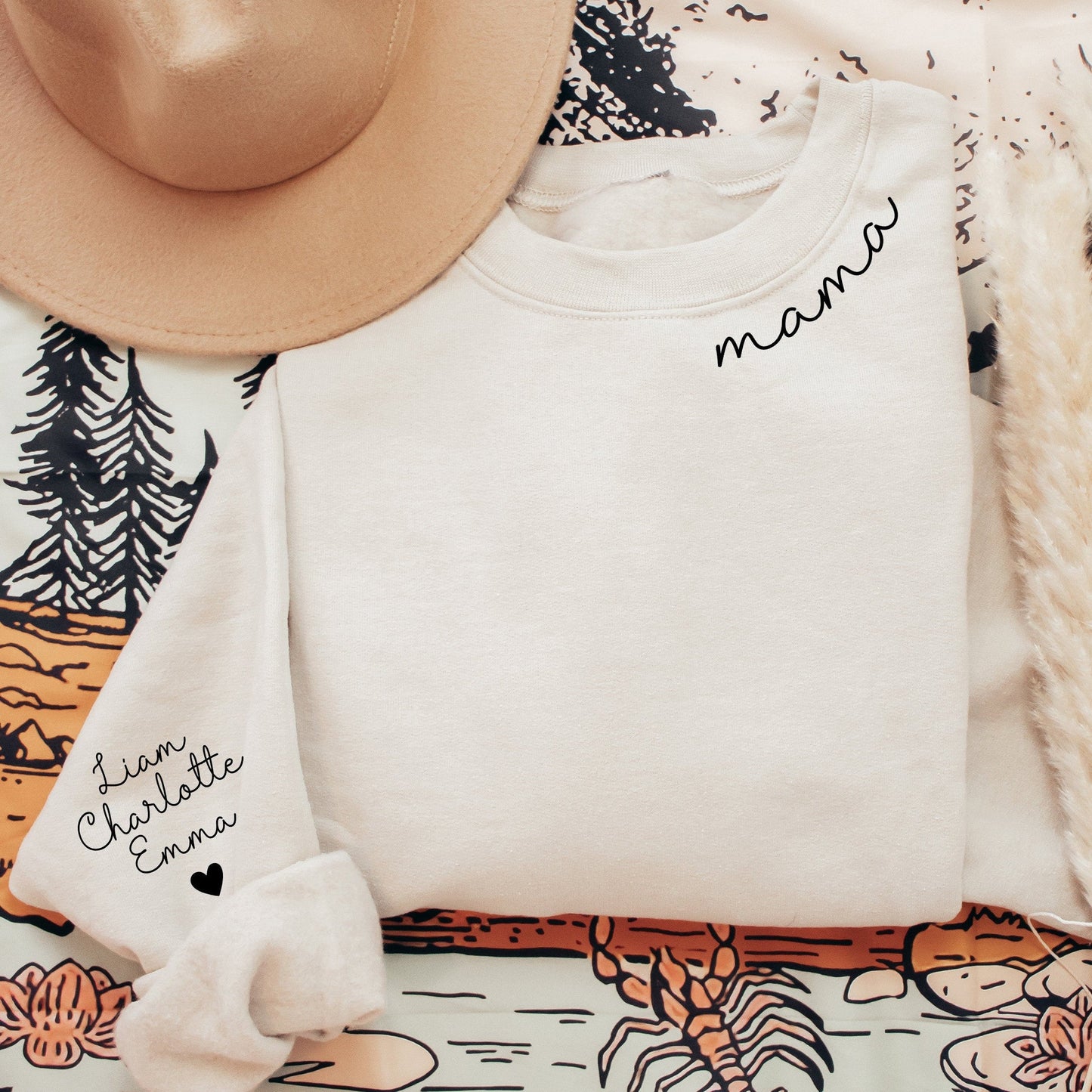 Kundenspezifisches Mama-Sweatshirt mit Kindernamen auf Ärmel